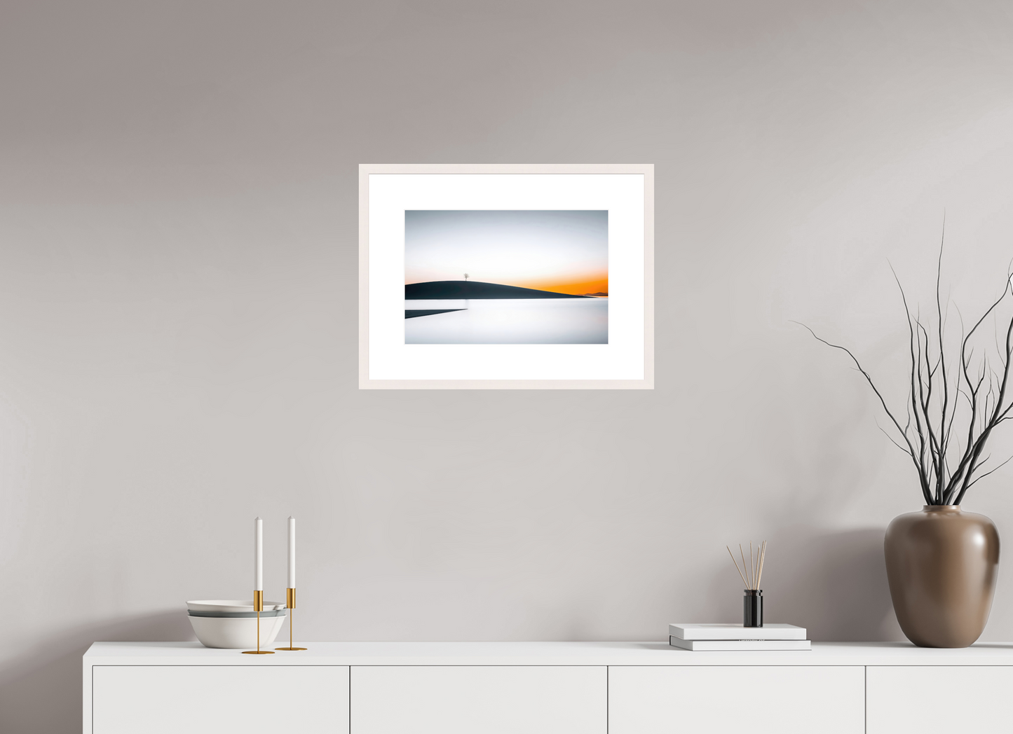 45 x 30 cm, Fine Art Print gerahmt Einsamer Baum im Abendlicht